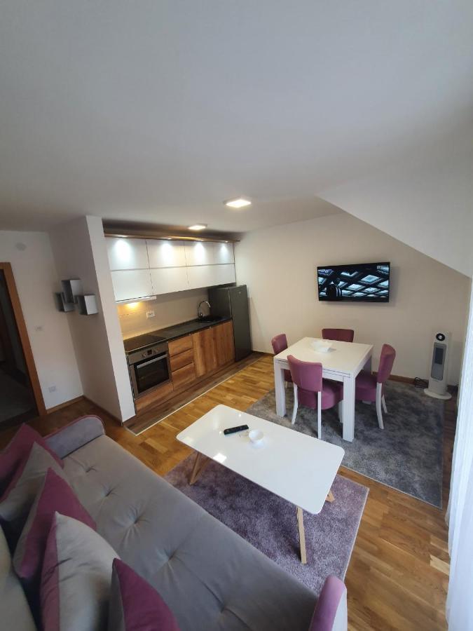 Nina Apartament *